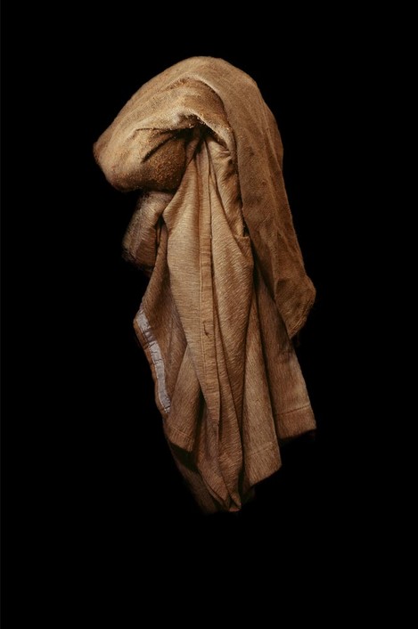 Sarah Westphal: Folding, 2010. Photographie, Lambda Print on Dibond. Courtesy Sarah Westphal & Galerie Zink, Berlin Sarah Westphal: Folding, 2010. Photographie, Lambda Print on Dibond. Courtesy Sarah Westphal & Galerie Zink, Berlin